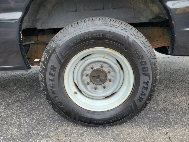 Used 2006 Ford E-350 and Econoline 350 Extended Super Duty RWD image 17