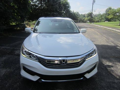 Used 2017 Honda Accord EX-L image 25