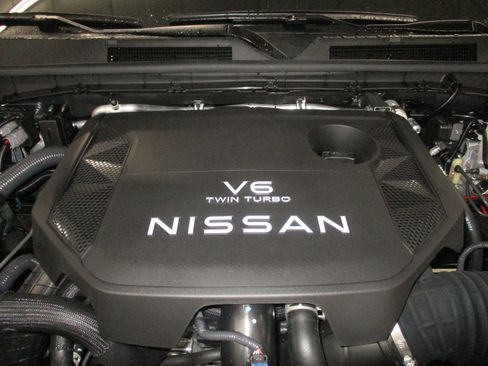 New 2025 Nissan Armada SL w/ Captain's Chari Seat Package image 13