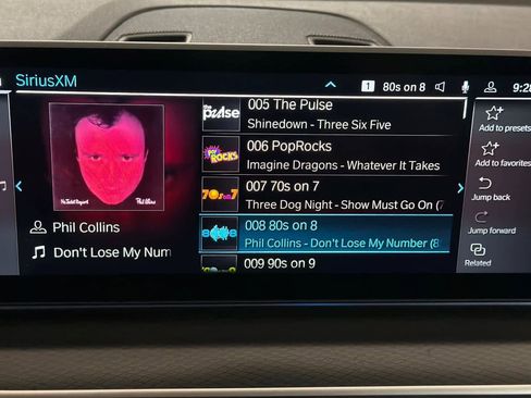 Used 2023 BMW 530e xDrive w/ Premium Package image 17