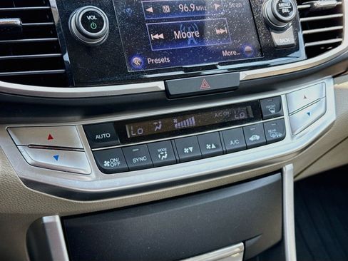 Used 2015 Honda Accord EX-L image 17