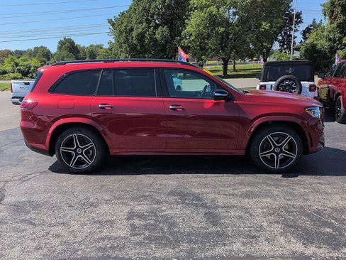 Used 2023 Mercedes-Benz GLS 450 4MATIC image 2