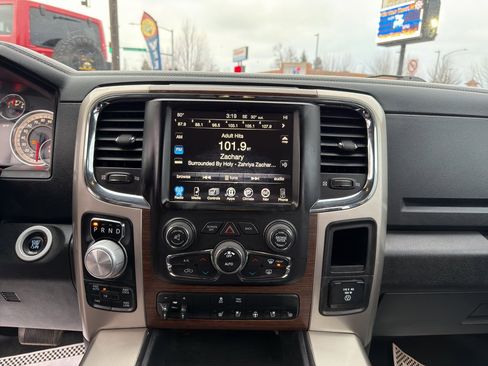 Used 2015 RAM 1500 Laramie w/ Convenience Group image 18