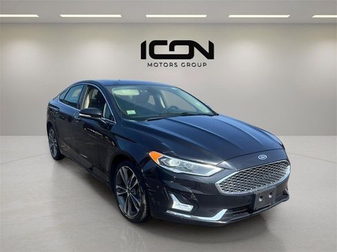 Used 2019 Ford Fusion Titanium image 4