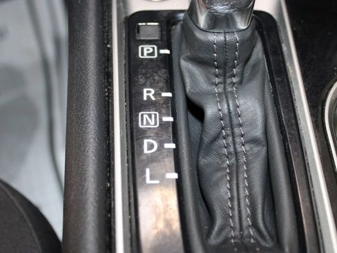 Used 2024 Nissan Altima 2.5 SV FWD image 40