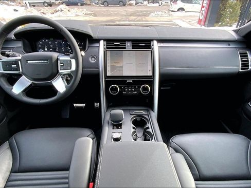 New 2026 Land Rover Discovery Limited Edition image 5