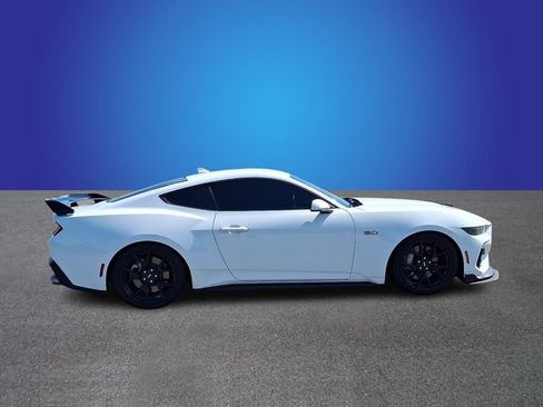 Used 2025 Ford Mustang GT RWD image 5