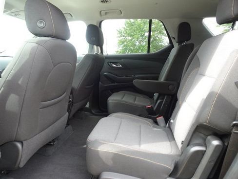 Used 2020 Chevrolet Traverse LT FWD image 16