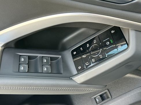 Used 2025 Audi Q5 Premium AWD/4WD image 13
