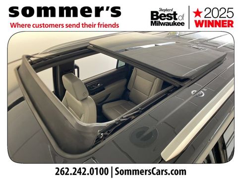 Used 2022 Chevrolet Suburban LT w/ LT Signature Plus Package AWD/4WD image 19