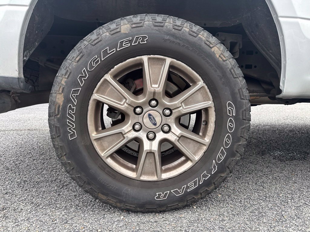 Used 2016 Ford F150 XLT w/ Equipment Group 302A Luxury AWD/4WD image 39
