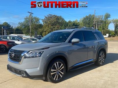 Used 2022 Nissan Pathfinder Platinum w/ Lighting Package (N93)