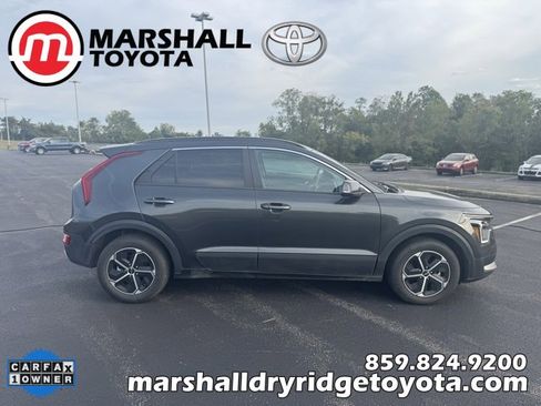 Used 2025 Kia Niro EX image 2