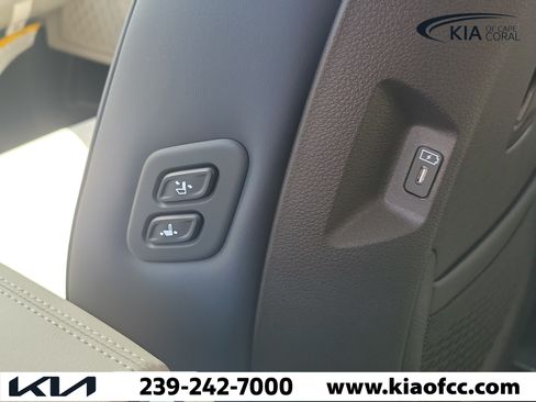 New 2026 Kia Carnival EX FWD image 13