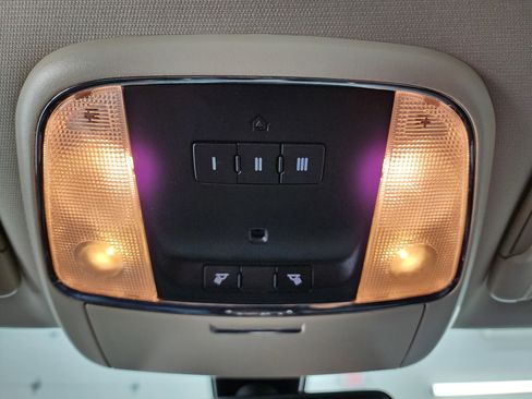 Used 2019 Chrysler 300 Limited image 44