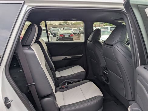 New 2026 Lexus TX 500h AWD image 9