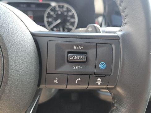 Used 2024 Nissan Pathfinder SV w/ SV Premium Package FWD image 13