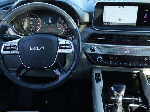 Used 2022 Kia Telluride EX w/ EX Premium Package image 12