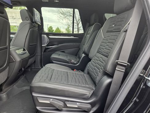 New 2026 Cadillac Escalade Platinum Sport w/ LPO, Floor Liner Package AWD/4WD image 4