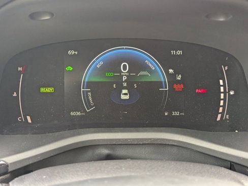 Used 2025 Toyota Camry SE image 23