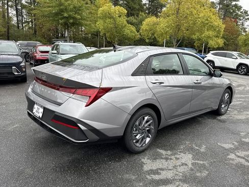 New 2026 Hyundai Elantra Blue image 7