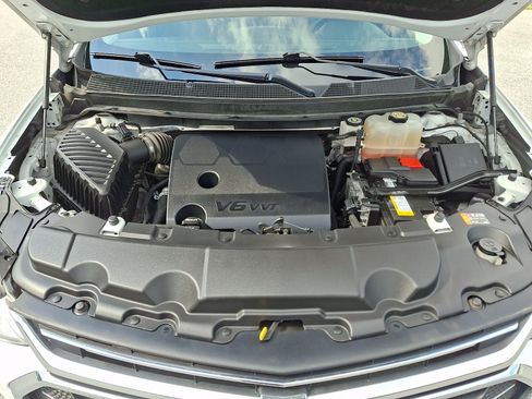 Used 2020 Chevrolet Traverse LT w/ LPO, Floor Liner Package AWD/4WD image 29