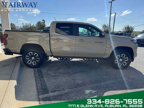 Used 2023 Chevrolet Colorado Z71 image 5