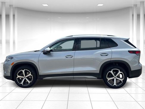 Used 2026 Volkswagen Tiguan SE w/ Panoramic Sunroof Package AWD/4WD image 4