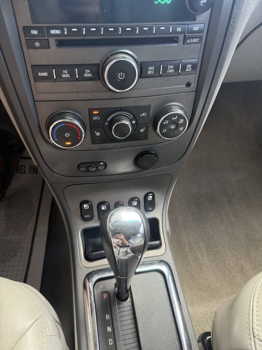Used 2008 Chevrolet HHR LT FWD image 13