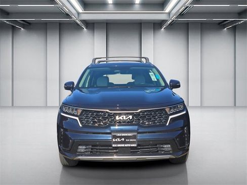 Certified 2023 Kia Sorento EX image 2