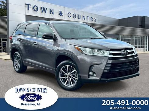 Used 2018 Toyota Highlander XLE FWD image 1