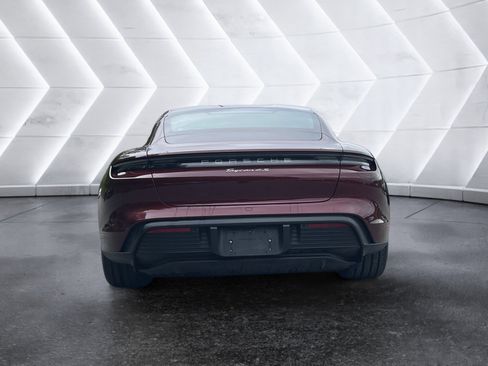 Used 2022 Porsche Taycan 4S image 5