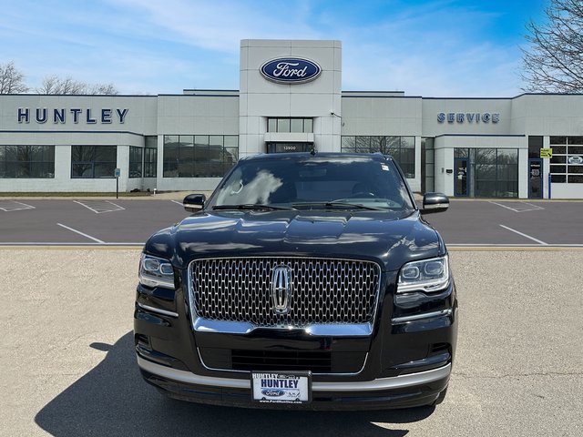 Used 2022 Lincoln Navigator Reserve w/ Equipment Group 201A AWD/4WD image 3