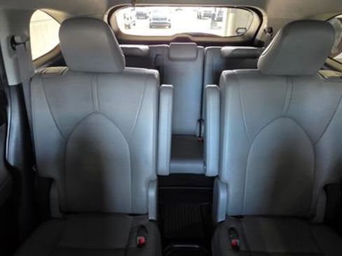 Used 2023 Toyota Highlander Limited image 28