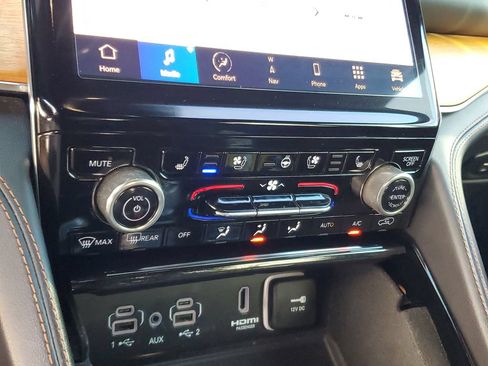 Used 2022 Jeep Grand Cherokee Summit AWD/4WD image 23