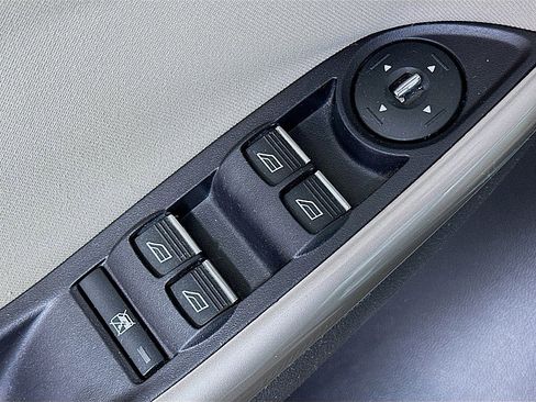 Used 2012 Ford Focus SEL FWD image 17