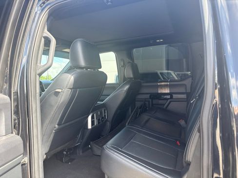 Used 2022 Ford F250 Lariat w/ Black Appearance Package AWD/4WD image 11