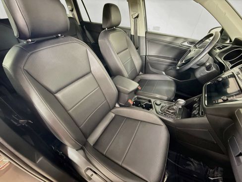Used 2019 Volkswagen Tiguan SE w/ Panoramic Sunroof Package AWD/4WD image 26
