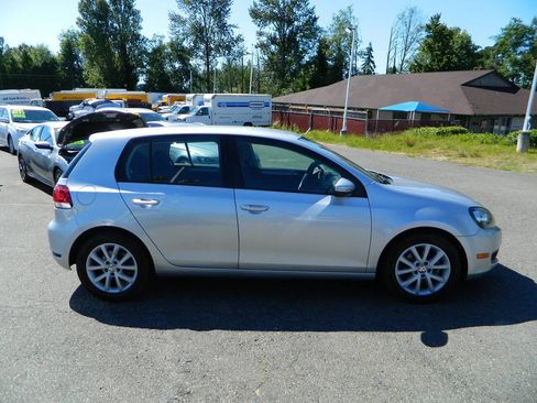 Used 2013 Volkswagen Golf 4-Door FWD image 9