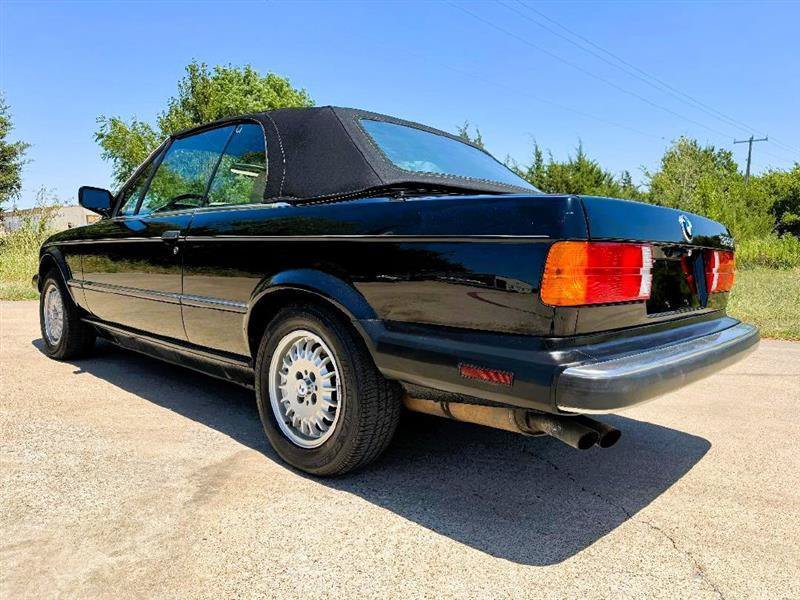 Used 1991 BMW 325i Convertible RWD image 11