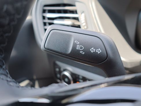 New 2025 Ford Escape SE image 21