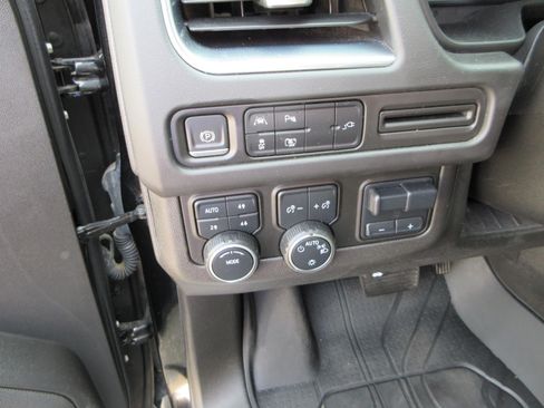 Certified 2022 Chevrolet Tahoe RST w/ Luxury Package AWD/4WD image 10