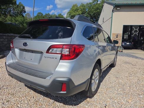 Used 2018 Subaru Outback 2.5i Premium AWD/4WD image 6