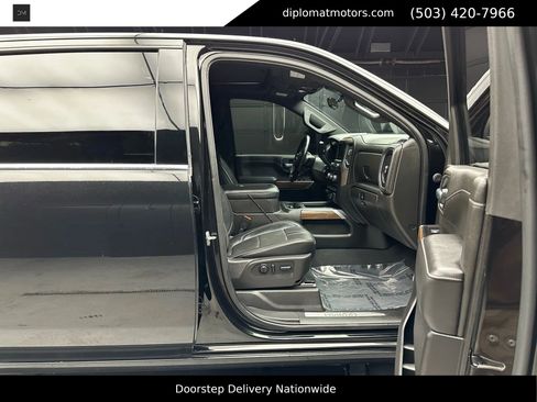 Used 2022 Chevrolet Silverado 2500 High Country w/ Z71 Off-Road Package image 19