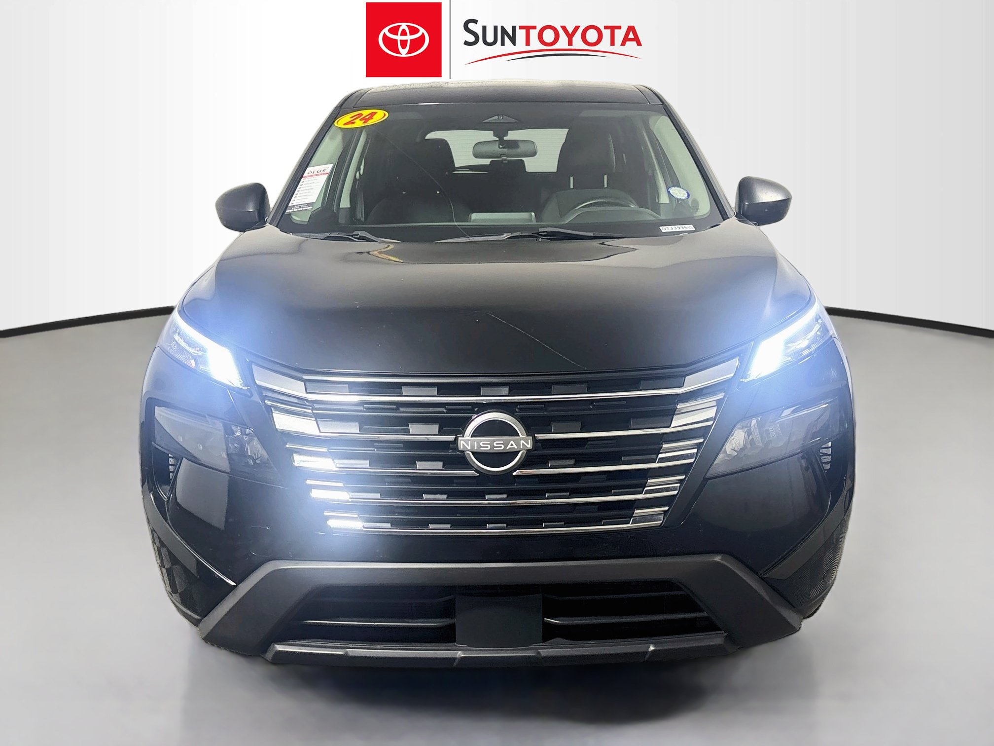 Used 2024 Nissan Rogue S FWD image 10
