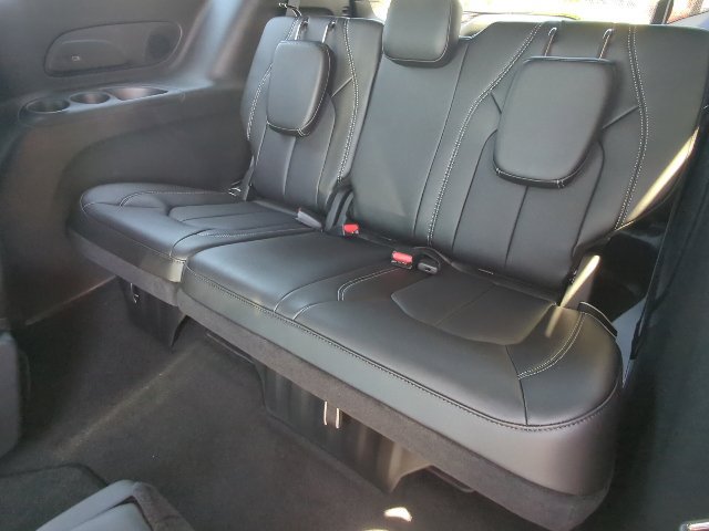 New 2027 Chrysler Pacifica Select w/ Family Tech Group FWD image 29