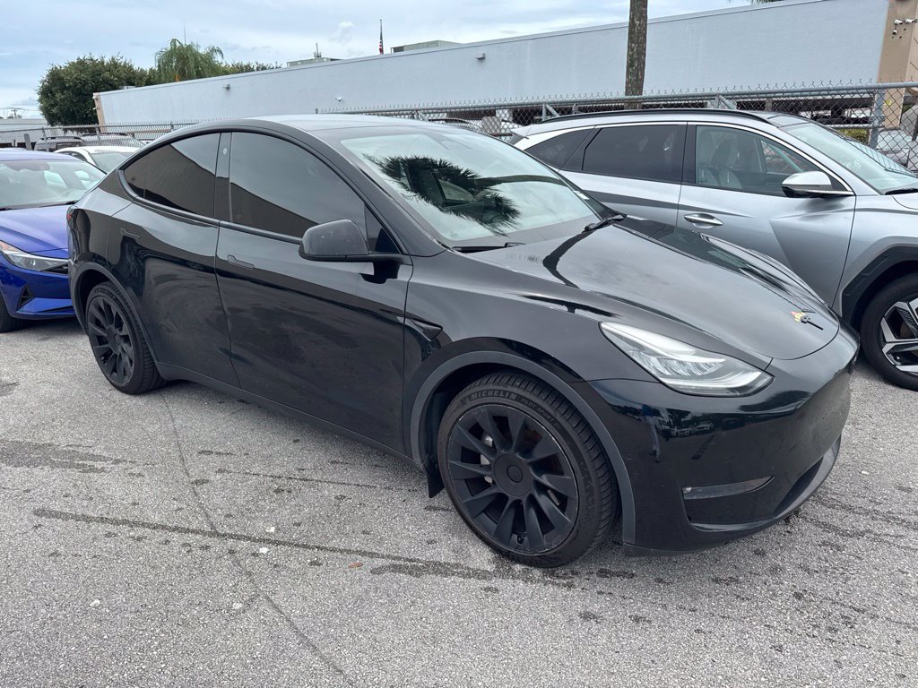 Used 2022 Tesla Model Y Long Range AWD/4WD image 11
