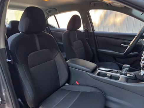 Used 2025 Nissan Sentra SV FWD image 31