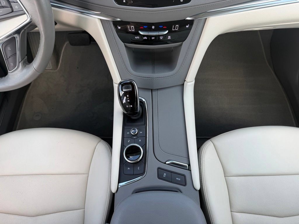 Certified 2024 Cadillac XT5 Premium Luxury AWD/4WD image 26