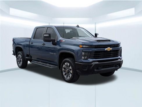 Used 2024 Chevrolet Silverado 2500 Custom w/ Custom Convenience Package AWD/4WD image 8